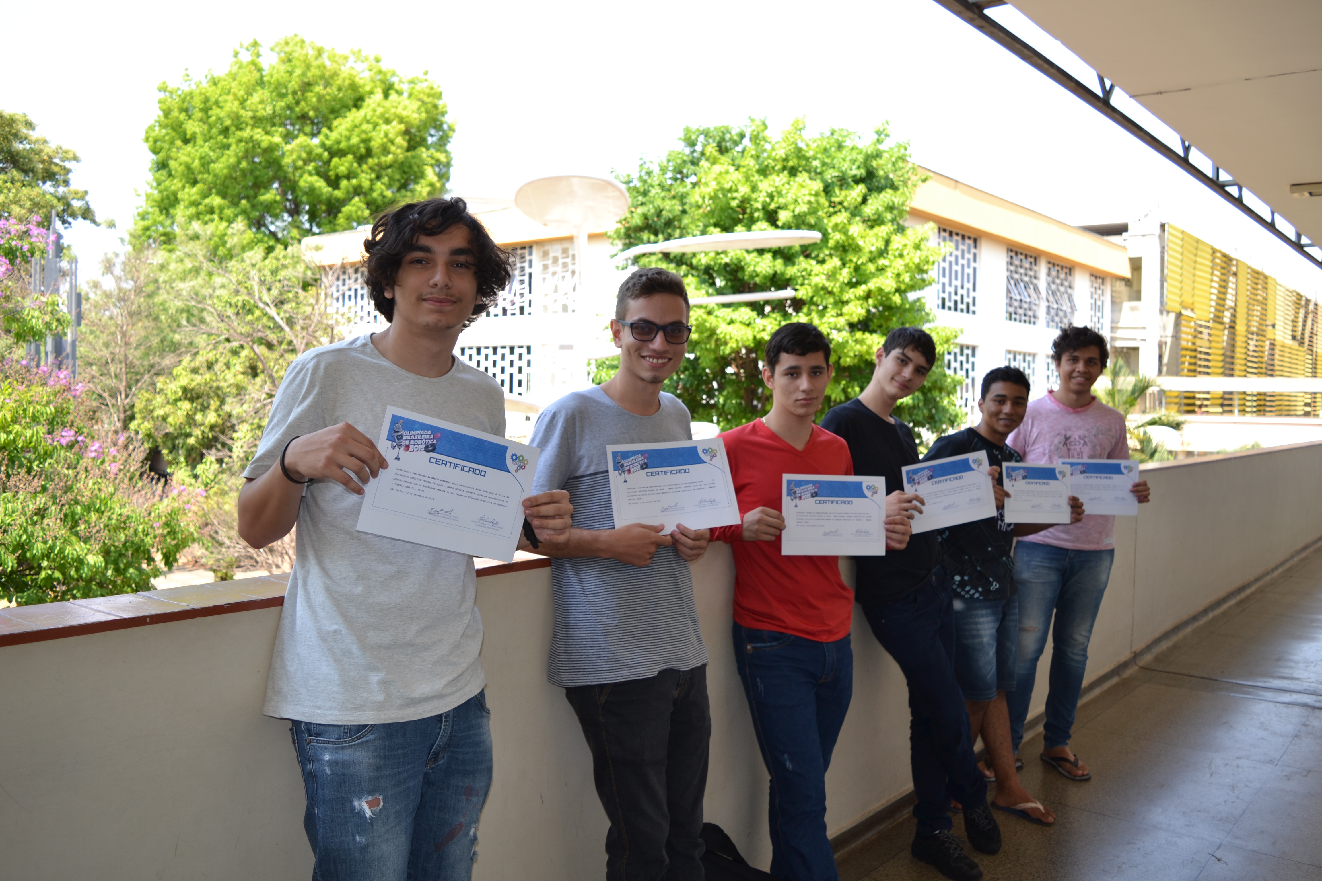 Alunos dos cursos técnicos do IFG medalhistas na modalidade teórica da OBR 2019